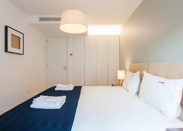 Flh Chiado Sunny Apartment